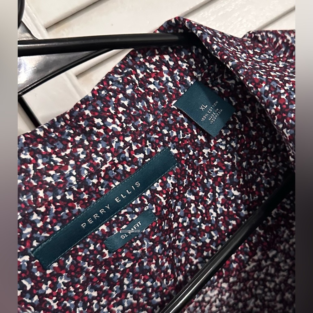 NWT - Perry Ellis Men”s Long Sleeve, Red & Gray Slim Fit Button Down - Picture 4 of 7